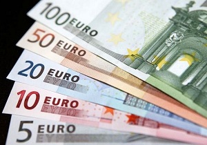  سقوط یورو نیمایی به کانال۸هزار تومان/ خرید حواله ارزی واردات از عرضه پیش افتاد